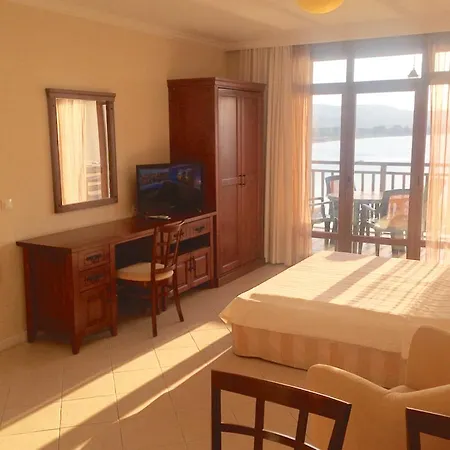 Saint Marina Private *